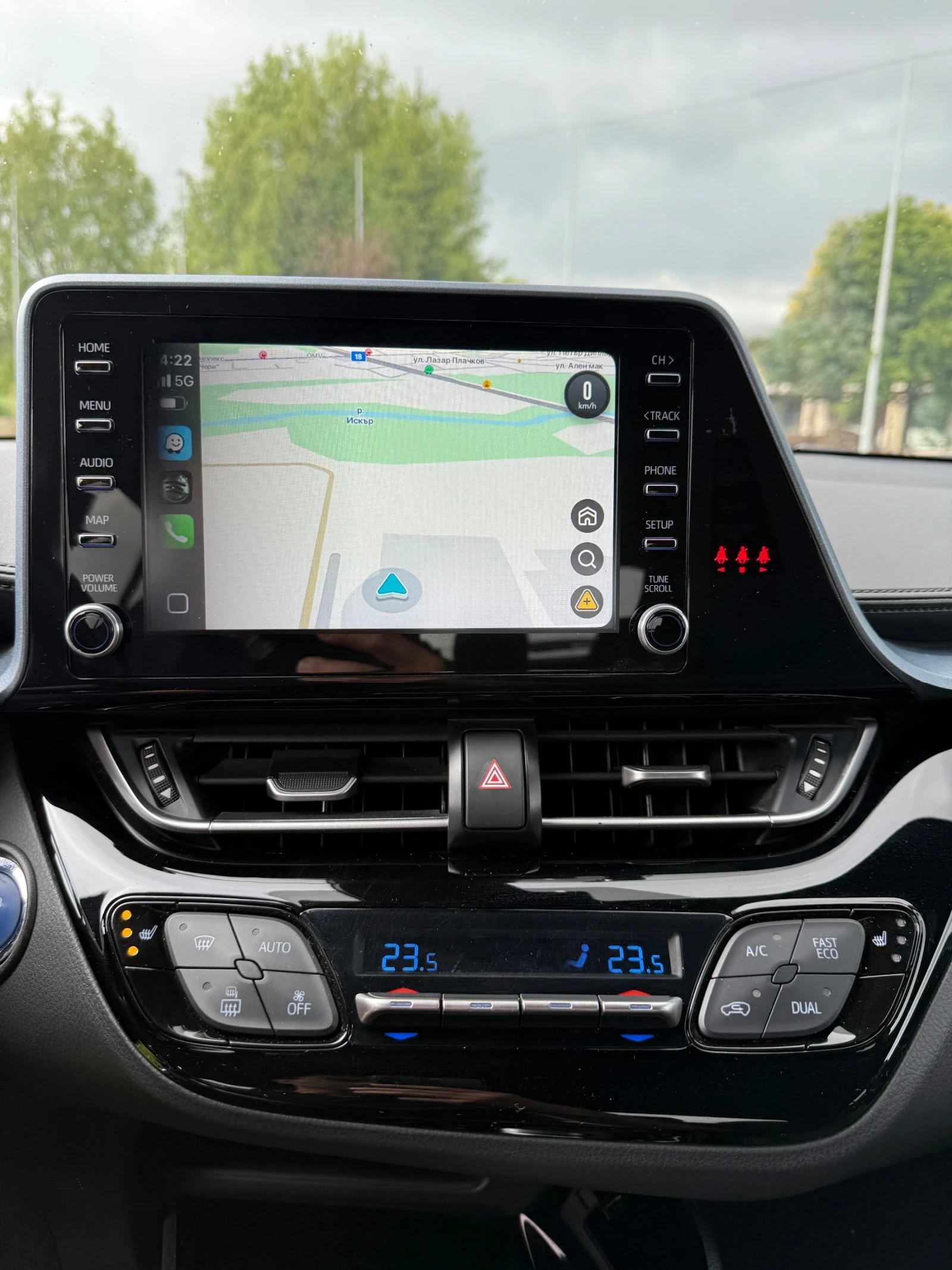 Toyota C-HR 2.0 HYBRID CLUB, снимка 12 - Автомобили и джипове - 54652207