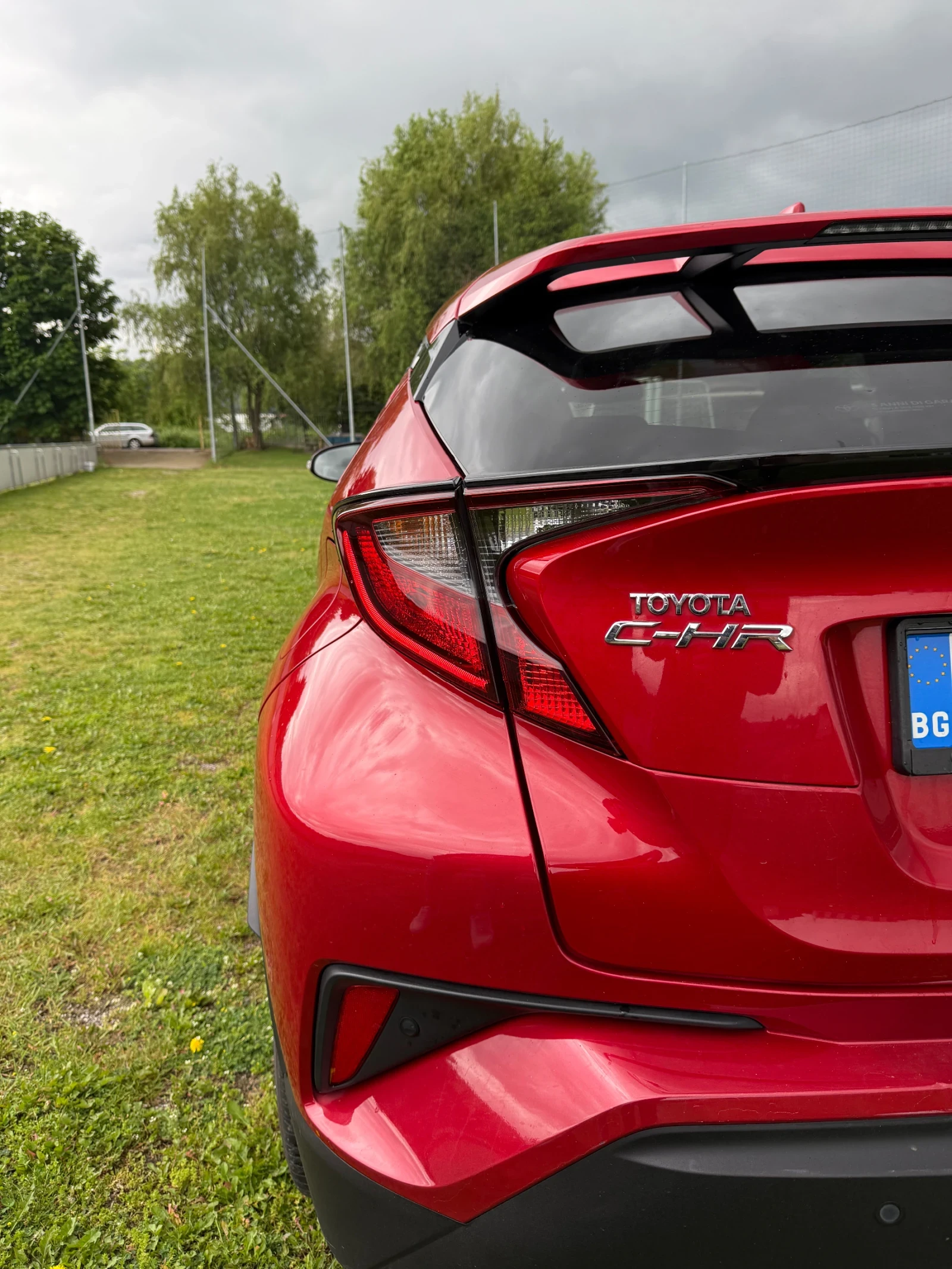 Toyota C-HR 2.0 HYBRID CLUB, снимка 8 - Автомобили и джипове - 54652207