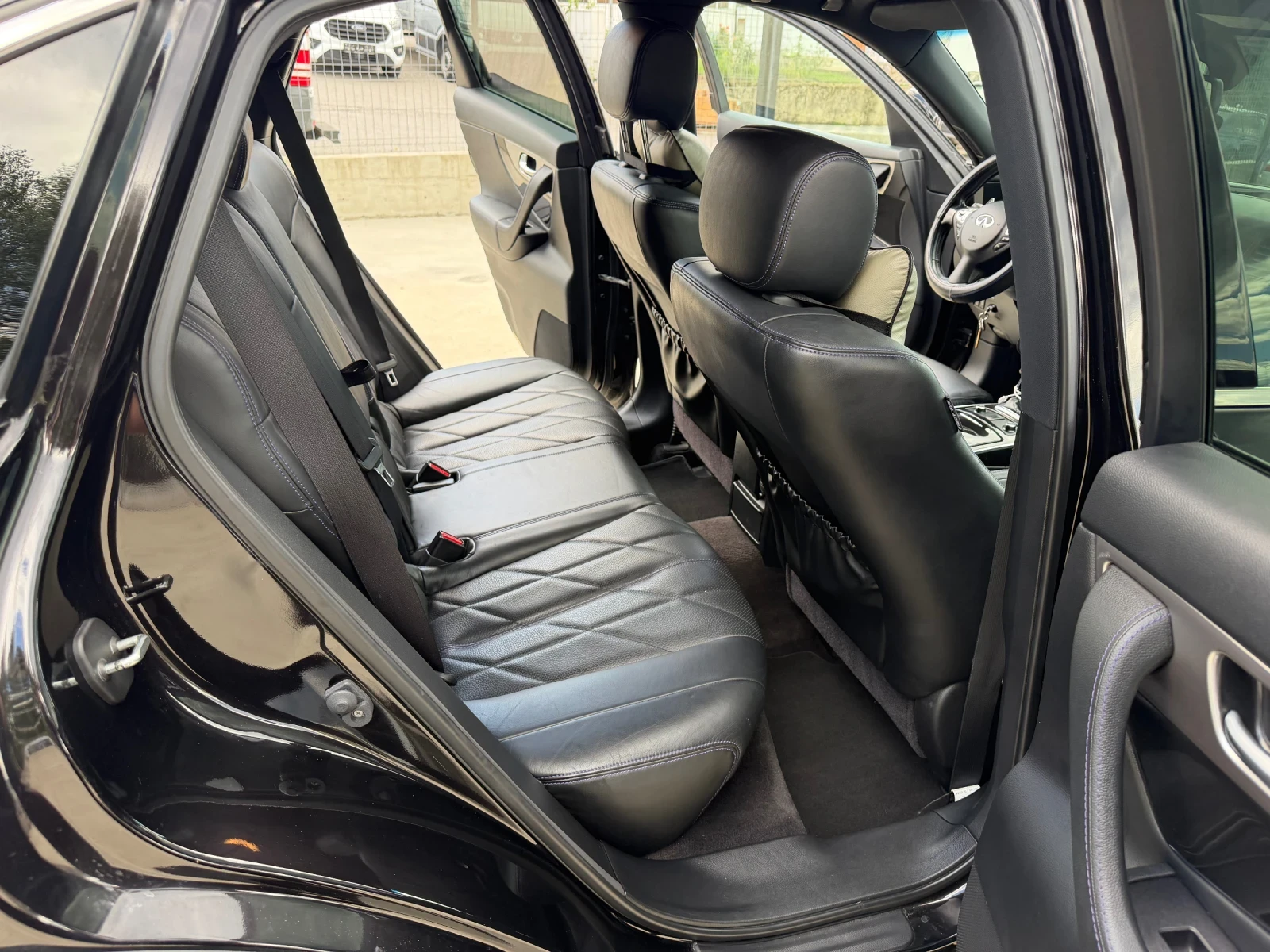 Infiniti QX70 | Mobile.bg � ����������� 12