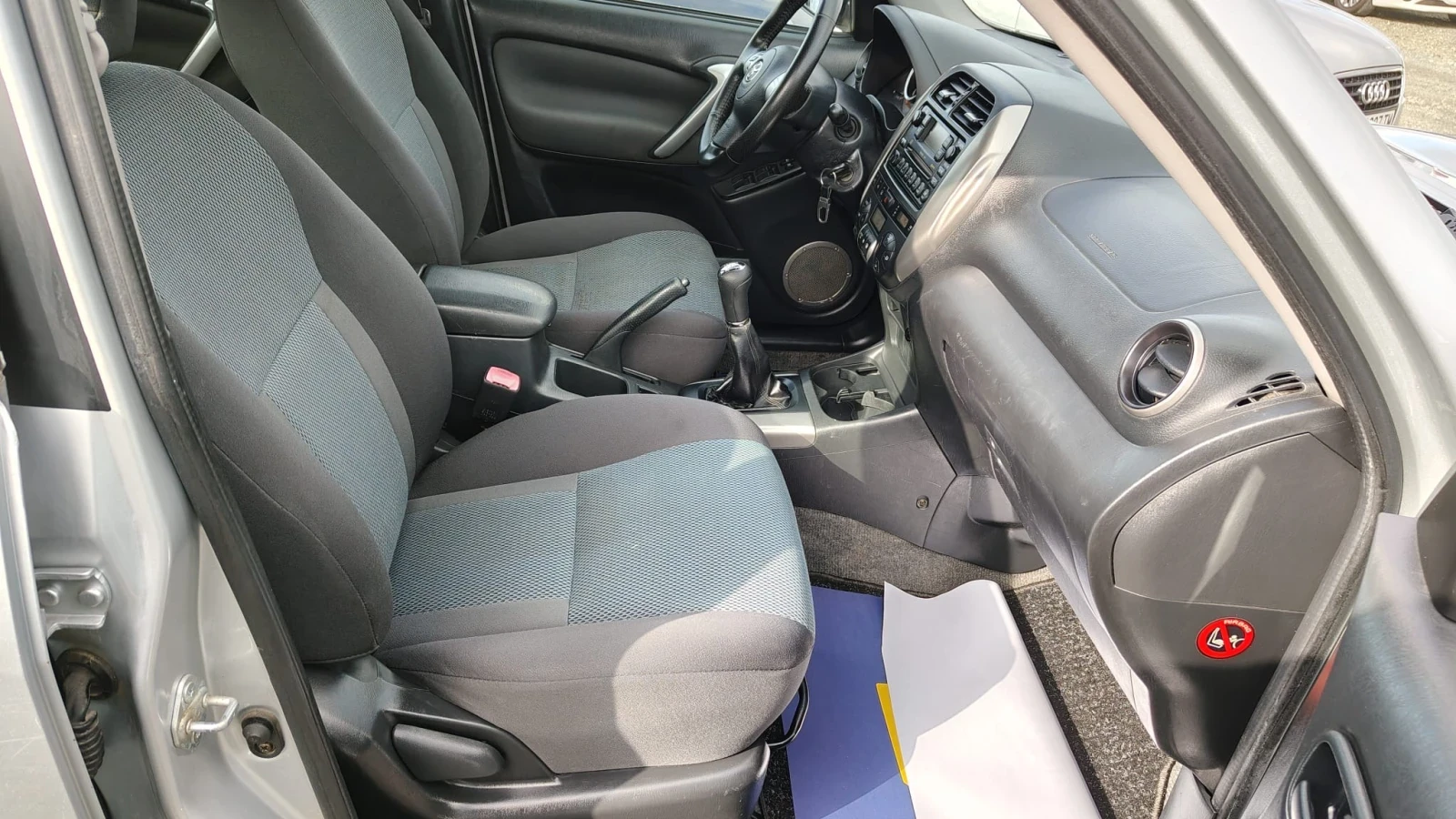 Toyota Rav4 2.0D4D, снимка 9 - Автомобили и джипове - 55810950