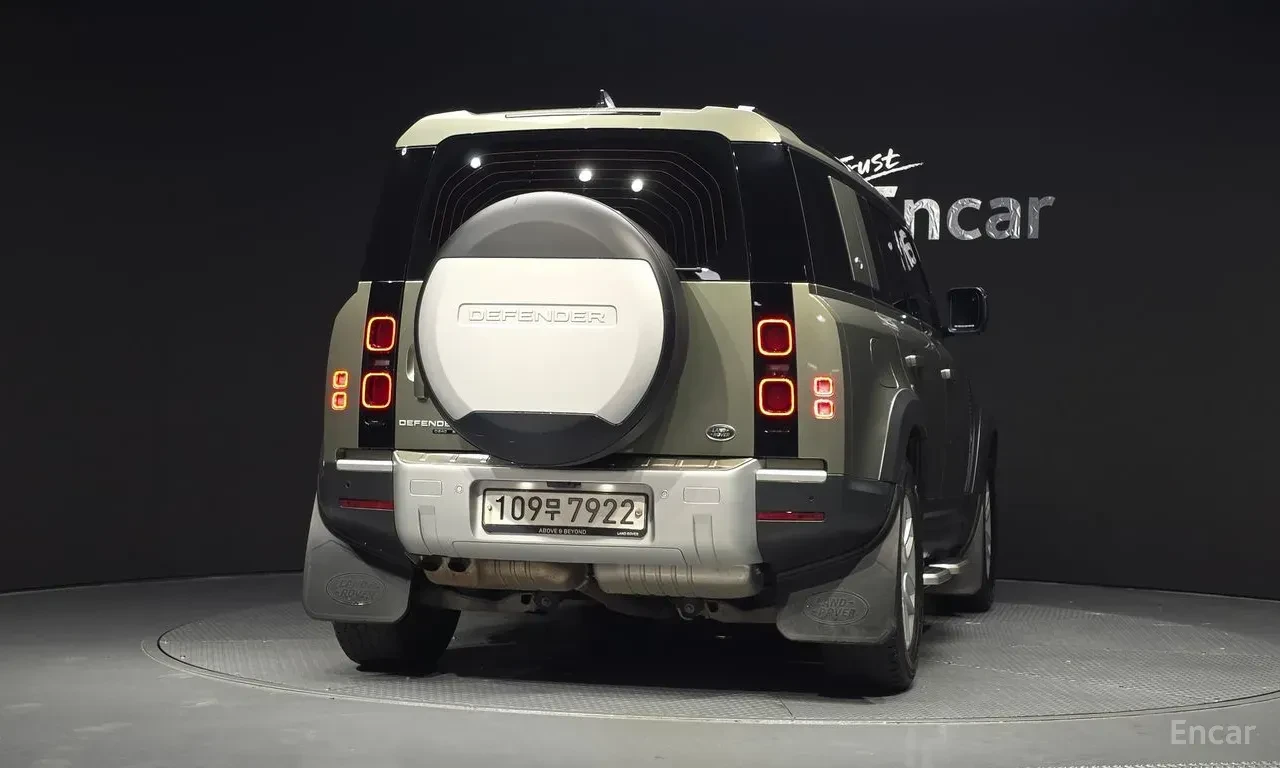Land Rover Defender D240* S* ДИСТРОНИК* 360КАМЕРА* ПОДГРЕВ* , снимка 4 - Автомобили и джипове - 56292539