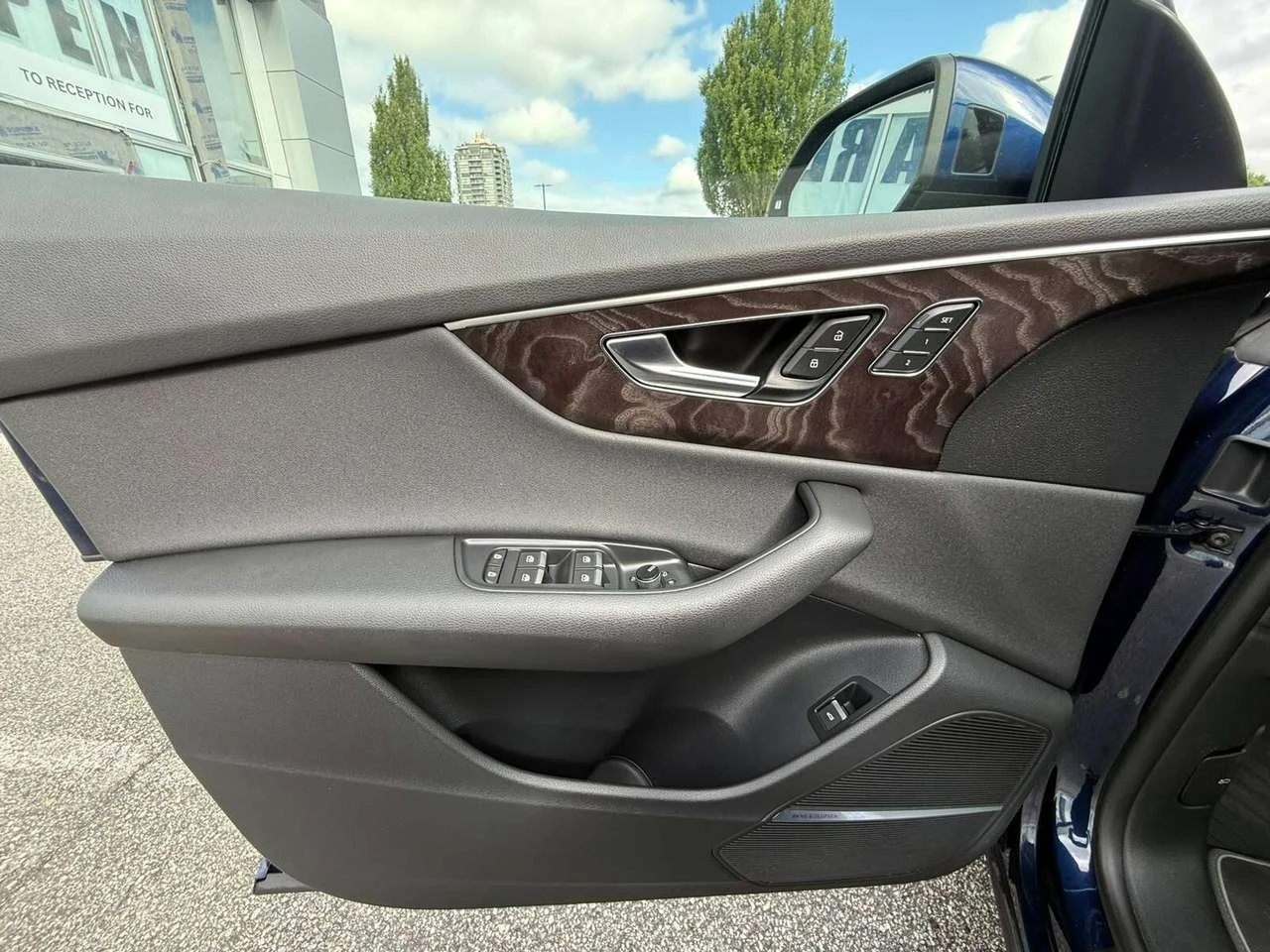 Audi Q8 Technik - Ventilated Seats, Navigation, Sunroof, снимка 10 - Автомобили и джипове - 56437475