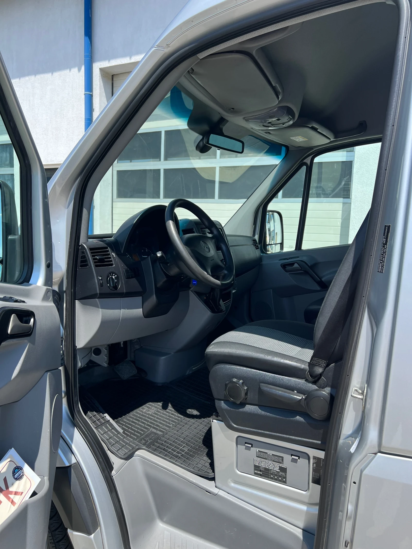 Mercedes-Benz Sprinter Пътнически 8+ 1места / Евро 6 / Климатроник, снимка 12 - Бусове и автобуси - 55362091
