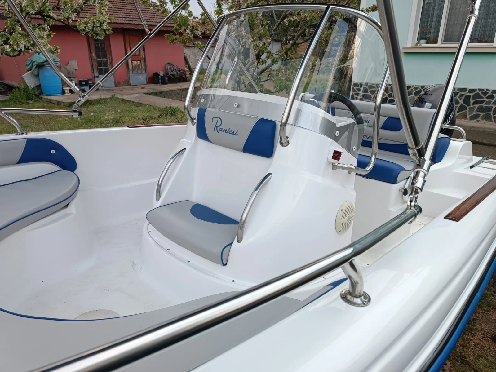 Лодка Ranieri Soverato, снимка 11 - Воден транспорт - 54235818