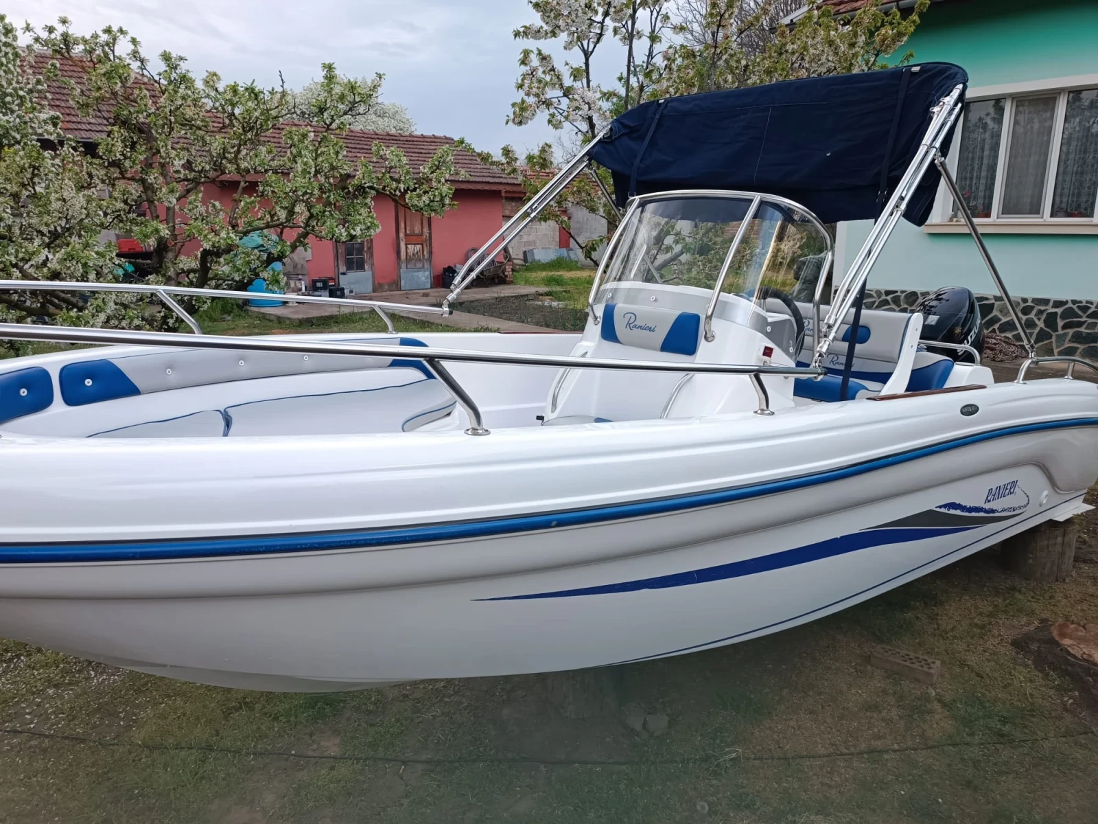 Лодка Ranieri Soverato, снимка 17 - Воден транспорт - 54235818