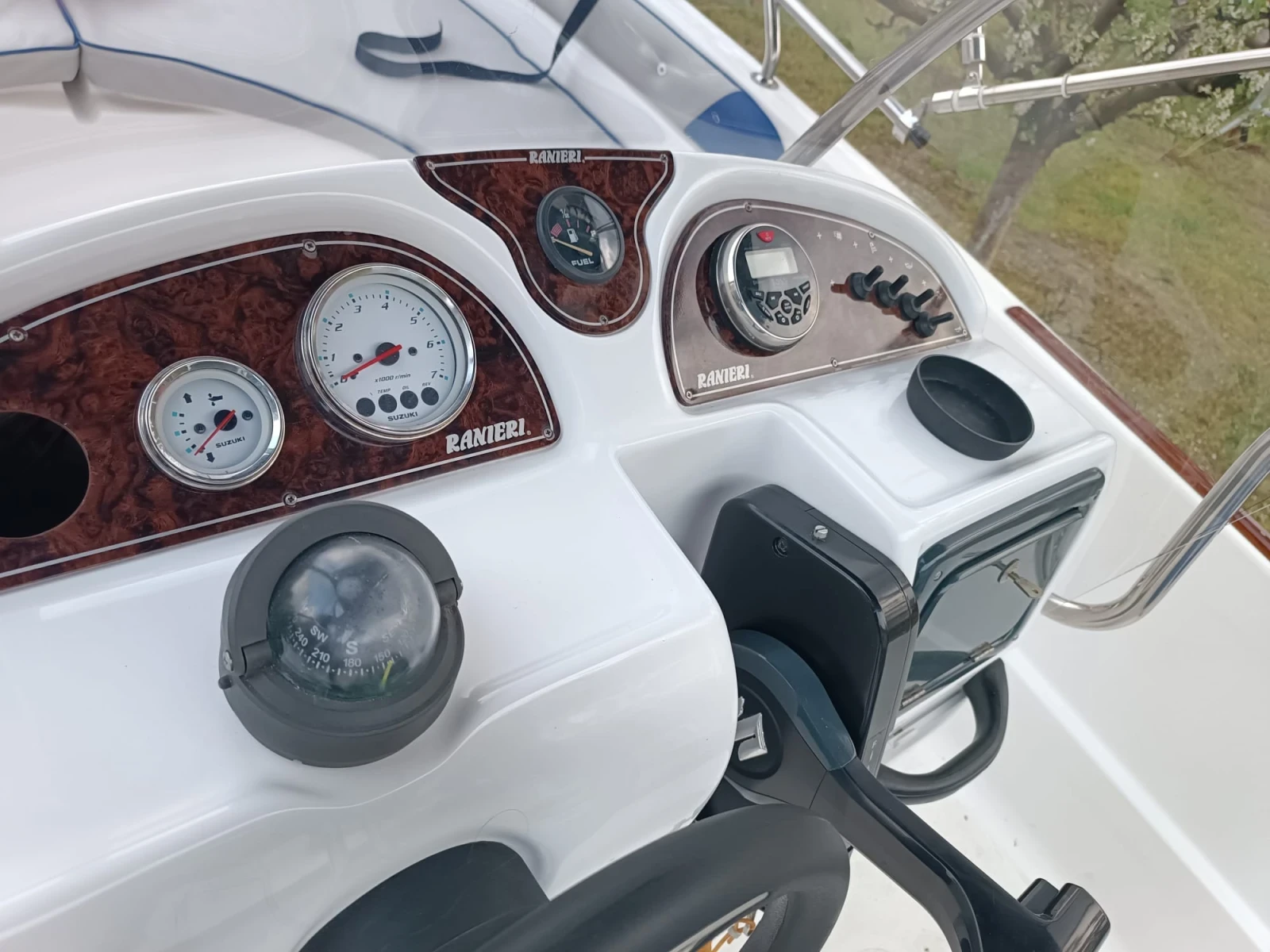 Лодка Ranieri Soverato, снимка 3 - Воден транспорт - 54235818