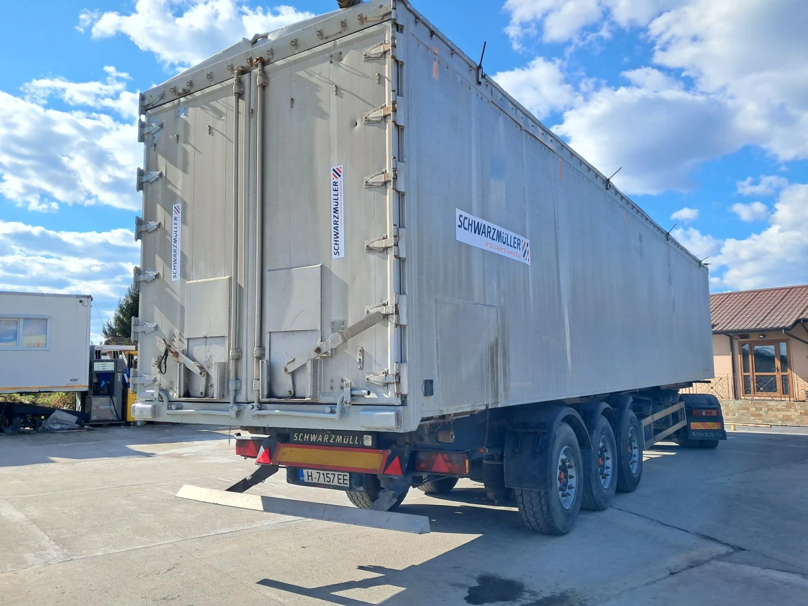 Полуремарке Schwarzmuller 80куб., снимка 2 - Ремаркета - 56649364