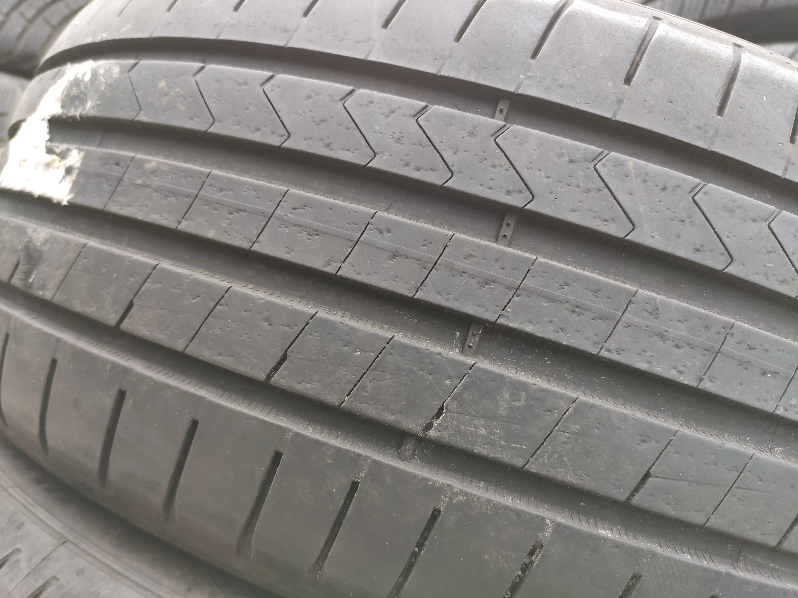 Гуми Летни 215/55R17, снимка 2 - Гуми и джанти - 55581693