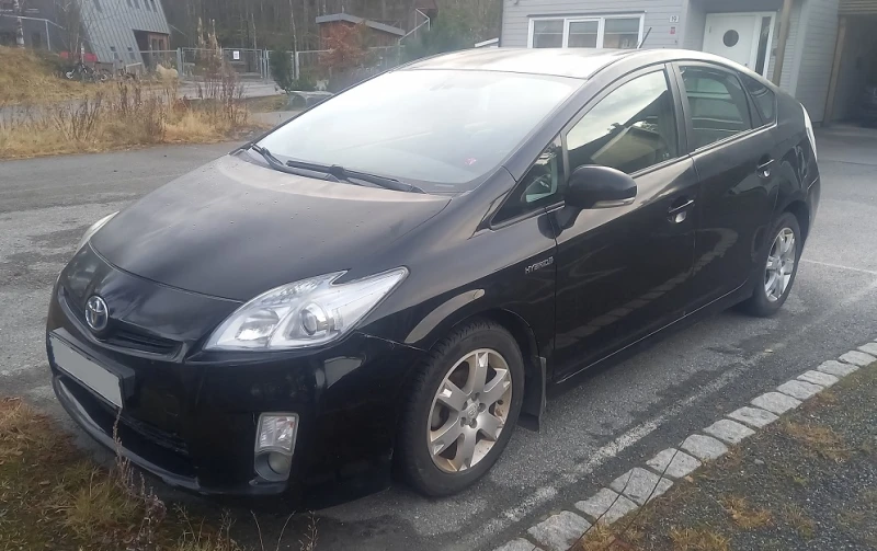 Toyota Prius, снимка 2 - Автомобили и джипове - 50473223