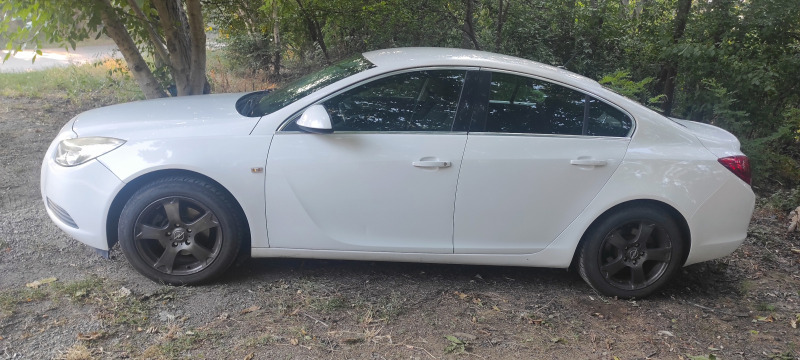 Opel Insignia 1.8 i 16V, снимка 10 - Автомобили и джипове - 46596543