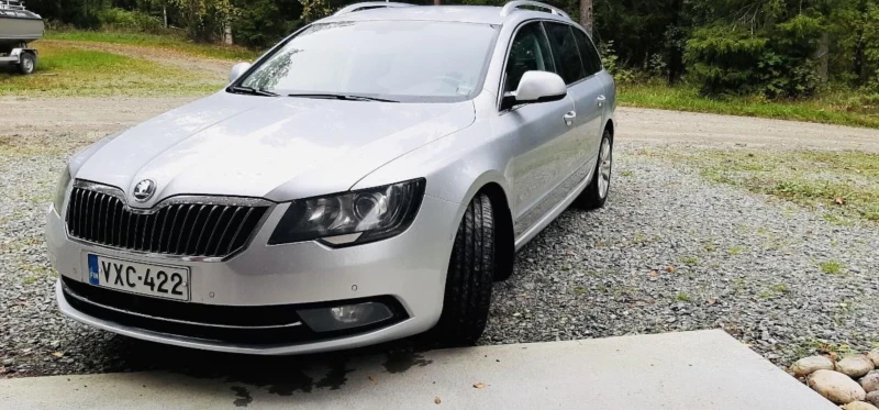 Skoda Superb, снимка 1 - Автомобили и джипове - 47500052