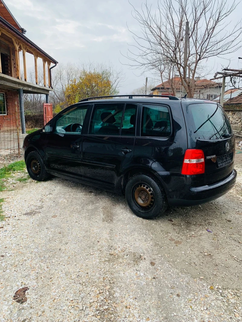 VW Touran, снимка 2 - Автомобили и джипове - 48638268