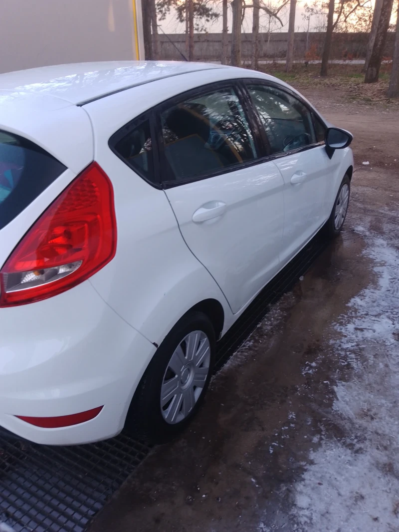 Ford Fiesta, снимка 1 - Автомобили и джипове - 49043094