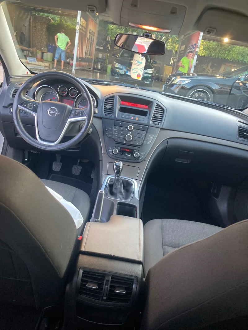 Opel Insignia 1.6 Бензин, снимка 8 - Автомобили и джипове - 51451894