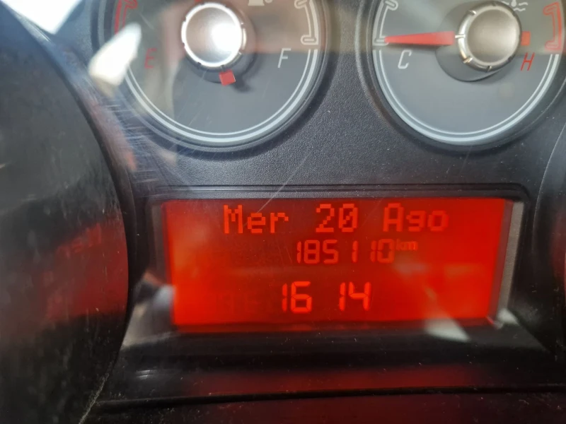 Fiat Punto 1.3 M-JET 75PS.EVO ITALIA, снимка 13 - Автомобили и джипове - 51480884