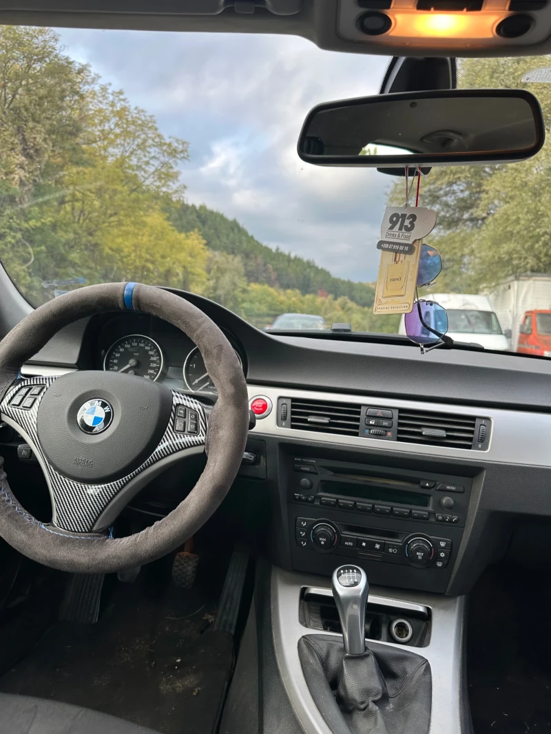 BMW 330, снимка 9 - Автомобили и джипове - 52056175