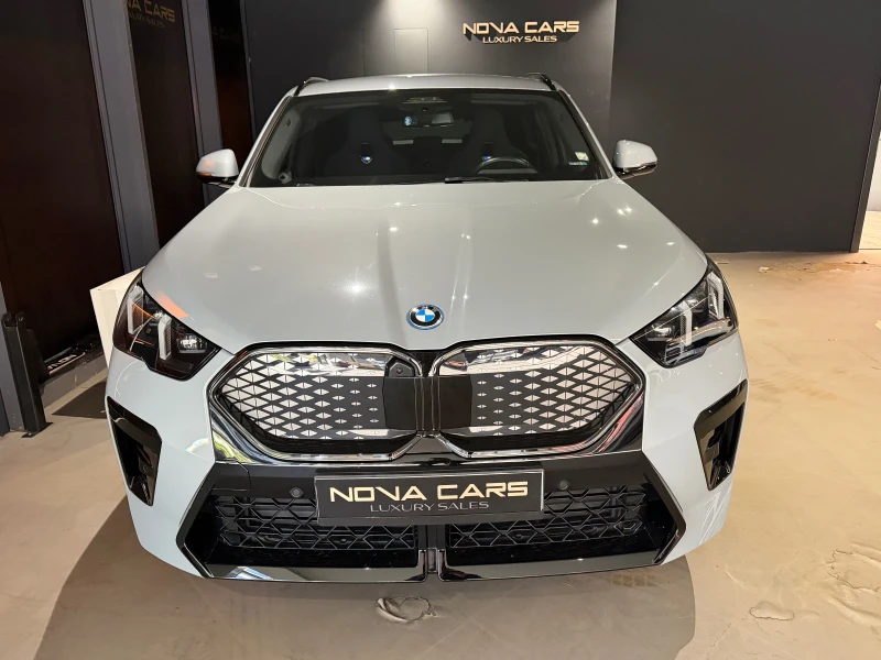 BMW iX2 30 xDrive M, снимка 2 - Автомобили и джипове - 52235693