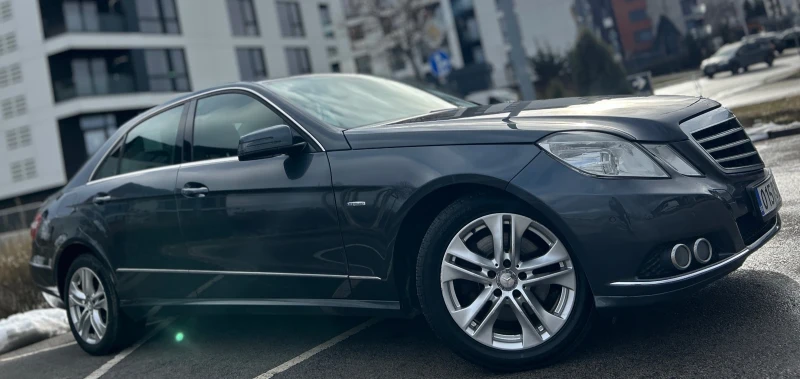 Mercedes-Benz E 350 E350* BlueEFFICIENCY* FULL LED* 7G TRONIC, снимка 3 - Автомобили и джипове - 53097689