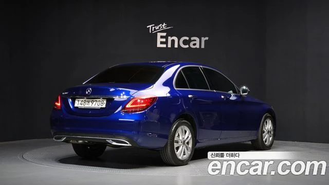 Mercedes-Benz C 200, снимка 2 - Автомобили и джипове - 56077586