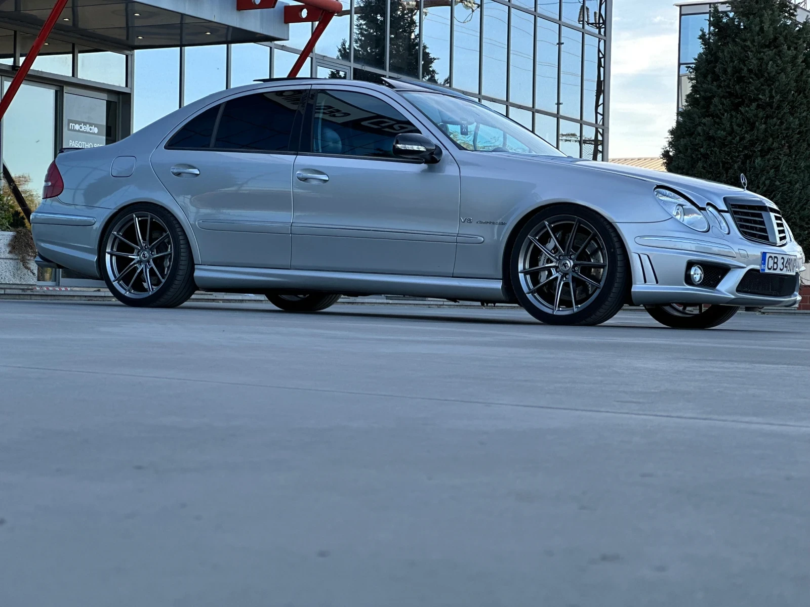 Mercedes-Benz E 55 AMG  - изображение 7