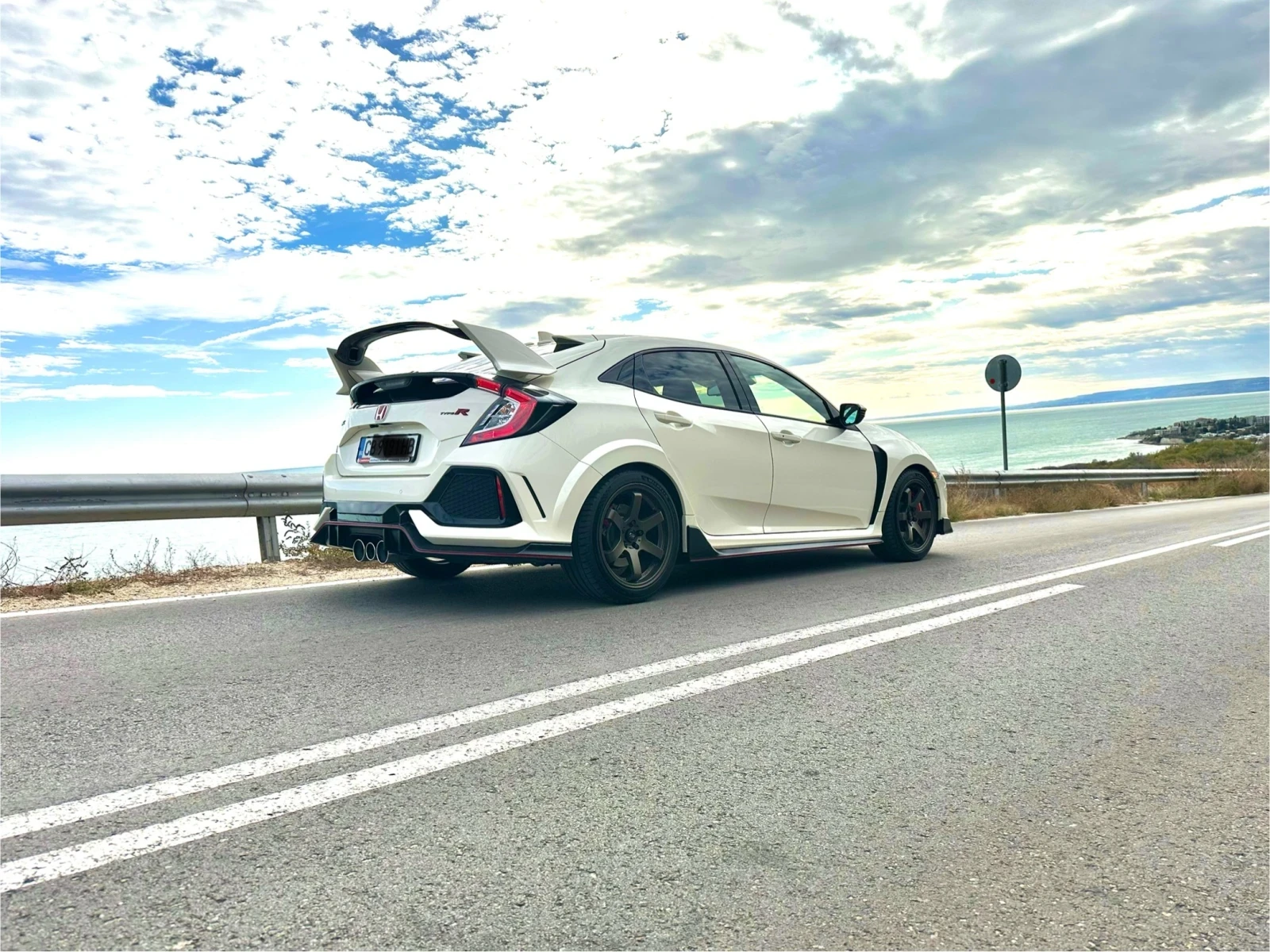 Honda Civic Type R GT - изображение 5