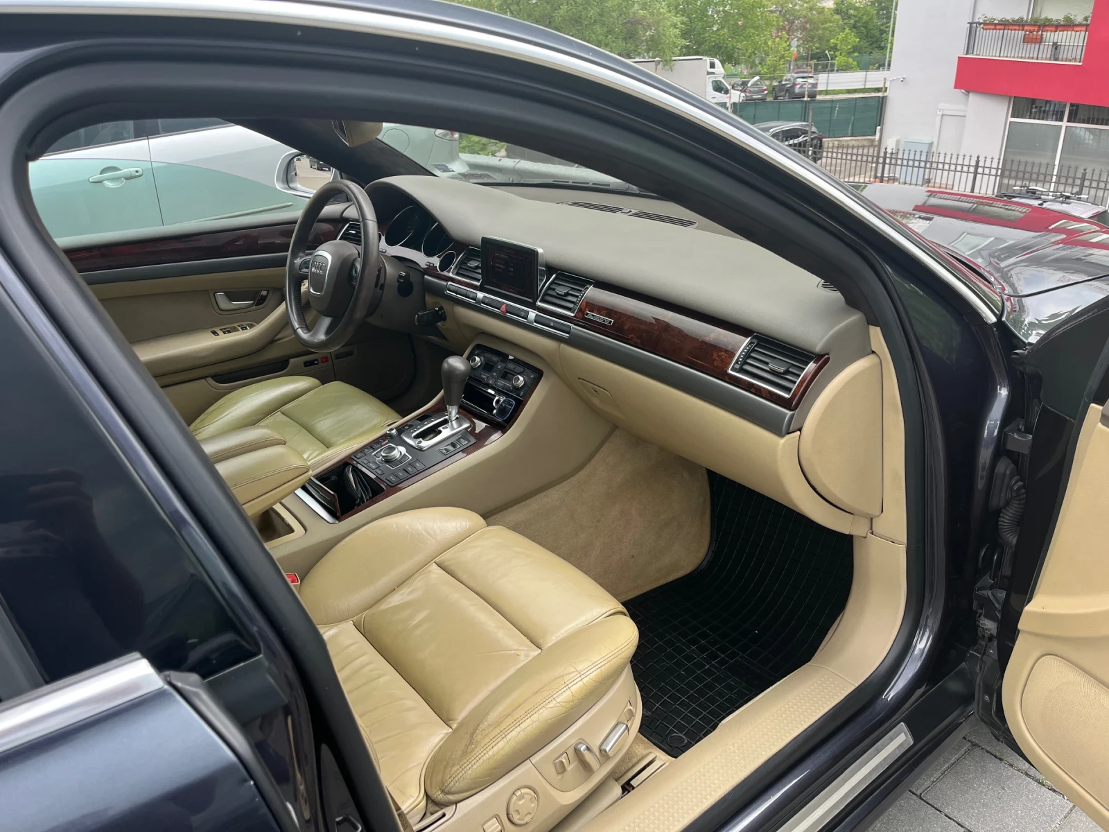 Audi A8 AUDI A8 4.2 TDI - изображение 8