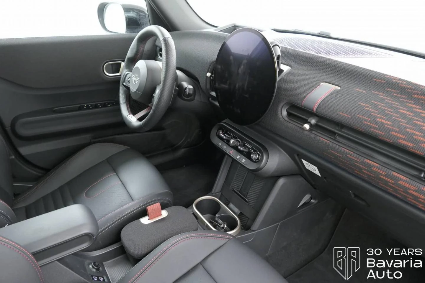 Mini Cooper C 1, 5 Steptronic Favoured Trim - изображение 7