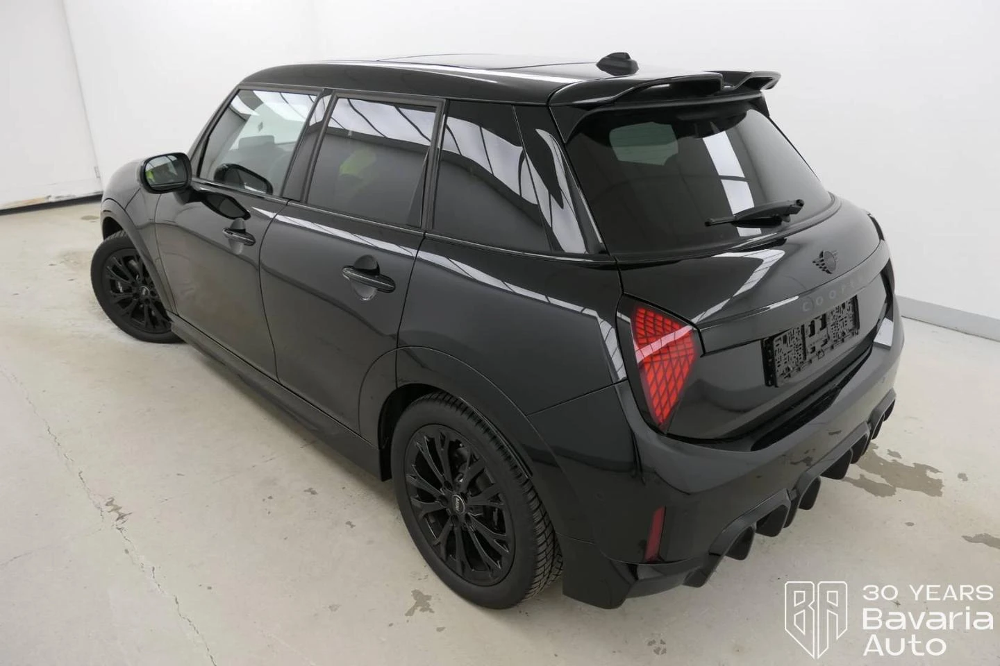 Mini Cooper C 1, 5 Steptronic Favoured Trim - изображение 2