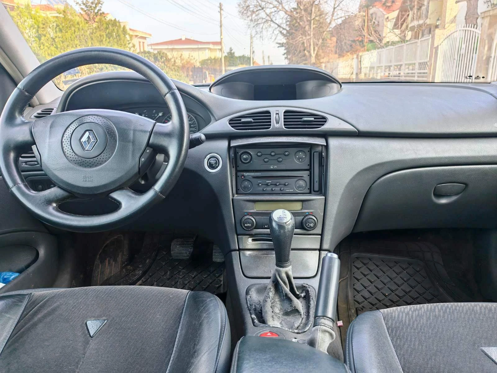 Renault Laguna, снимка 9 - Автомобили и джипове - 53709639