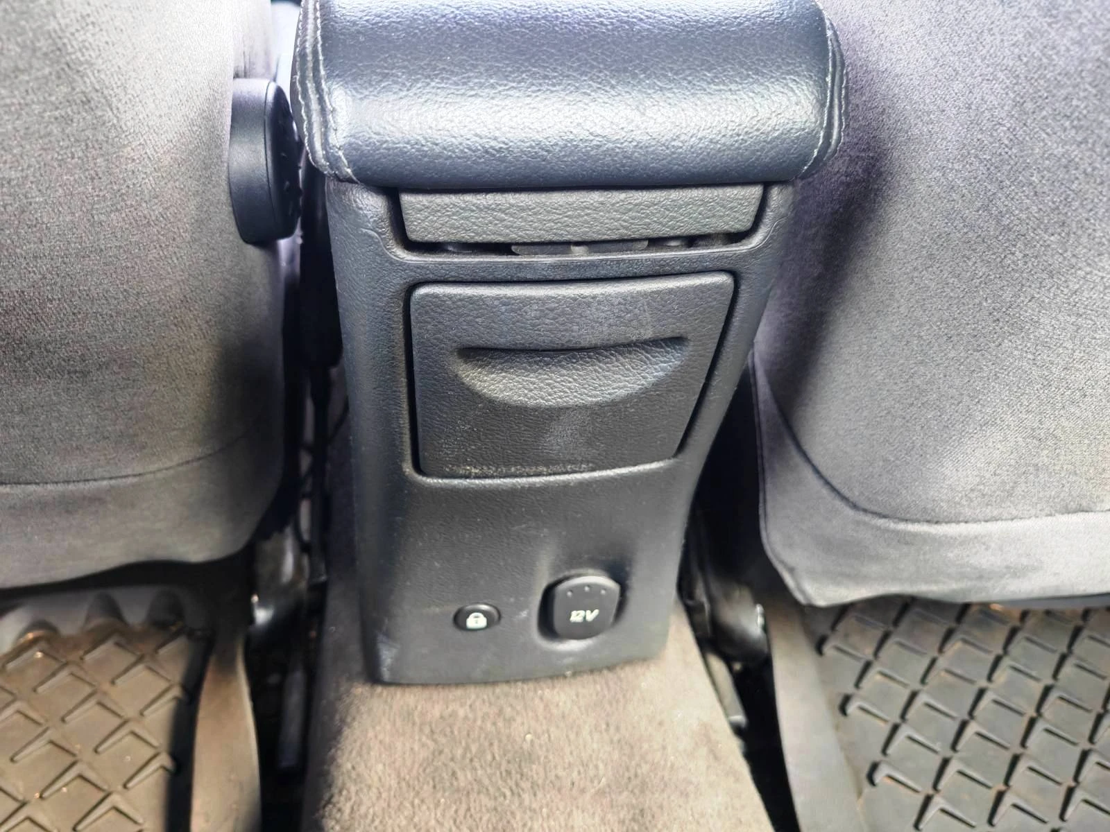 Renault Laguna, снимка 7 - Автомобили и джипове - 53709639