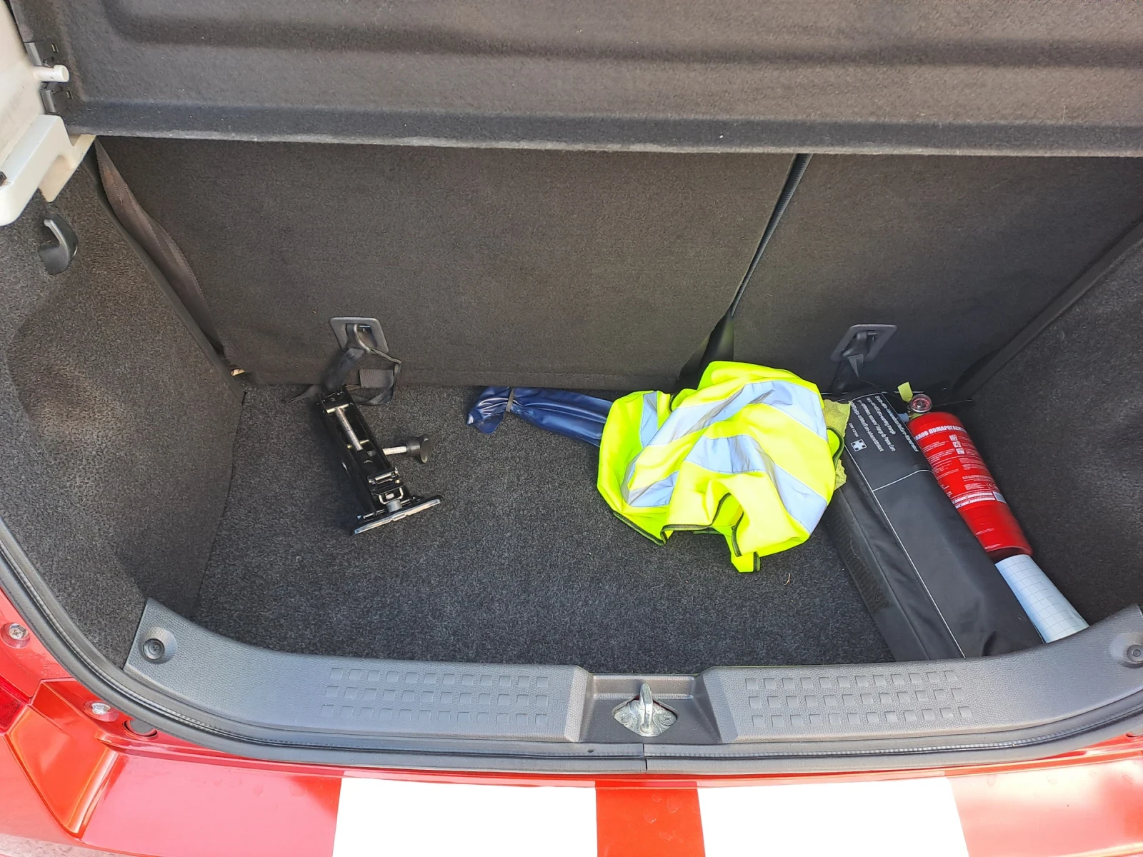 Suzuki Swift Уникат , снимка 9 - Автомобили и джипове - 54228758