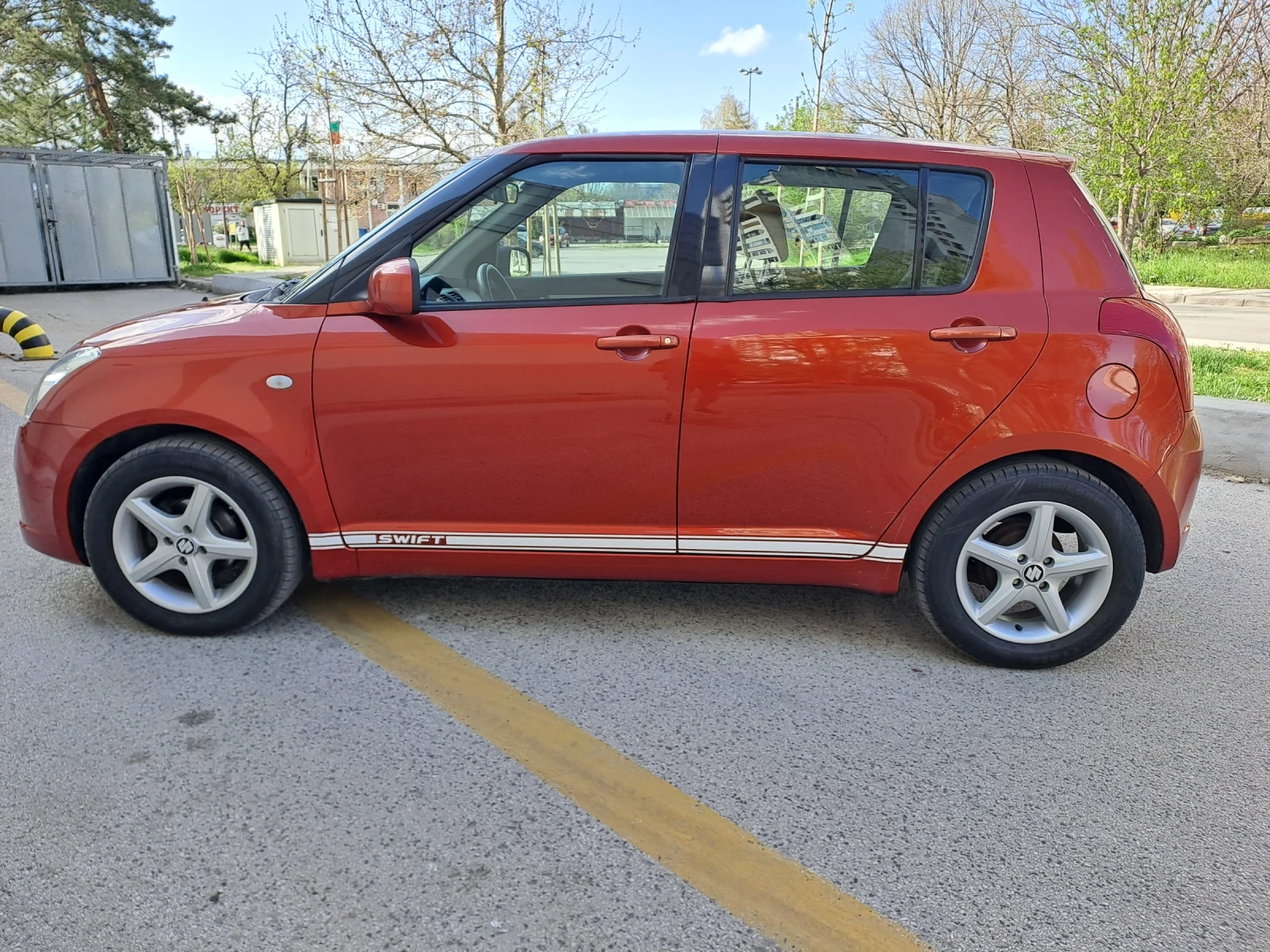 Suzuki Swift Уникат , снимка 3 - Автомобили и джипове - 54228758