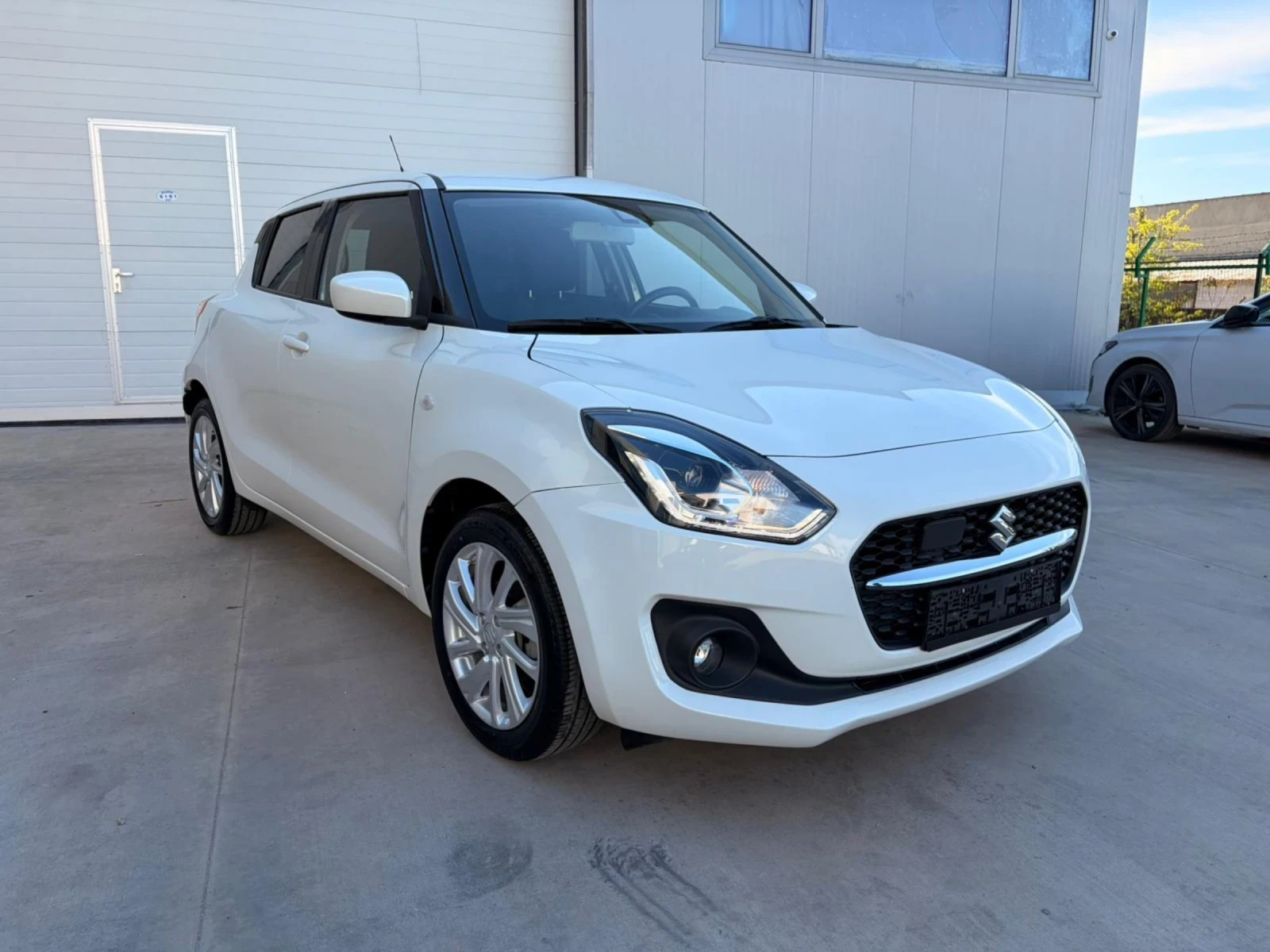 Suzuki Swift 1.2i, снимка 3 - Автомобили и джипове - 54306311