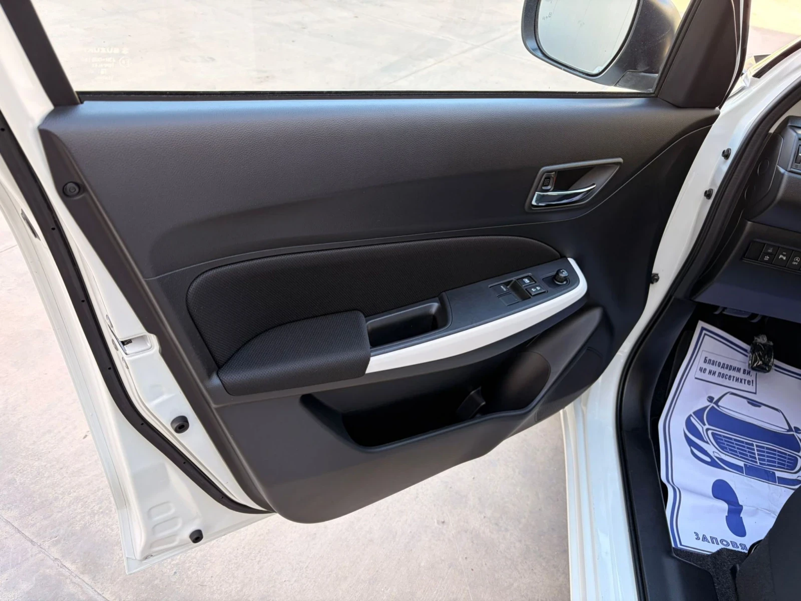 Suzuki Swift 1.2i, снимка 14 - Автомобили и джипове - 54306311