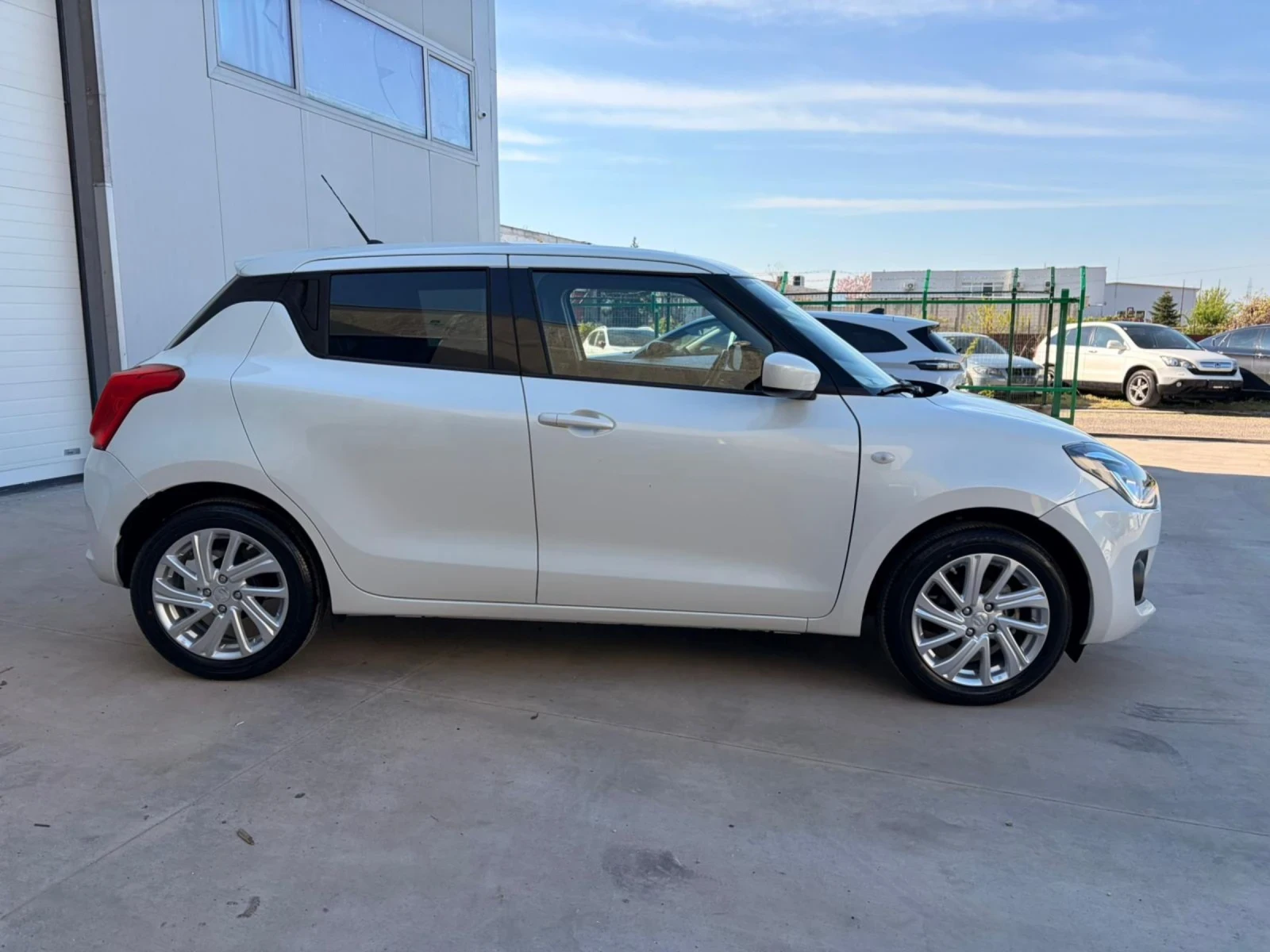 Suzuki Swift 1.2i, снимка 4 - Автомобили и джипове - 54306311