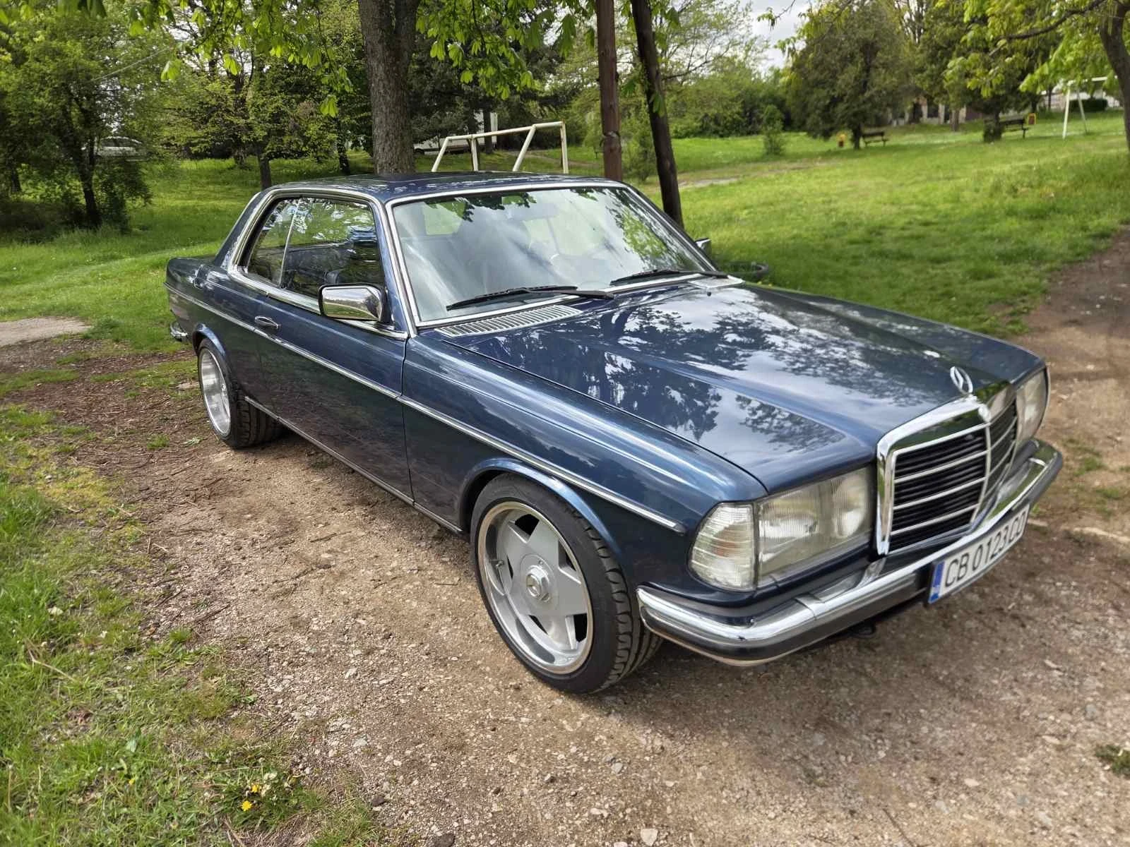 Mercedes-Benz 123 230 CE, снимка 5 - Автомобили и джипове - 54326578