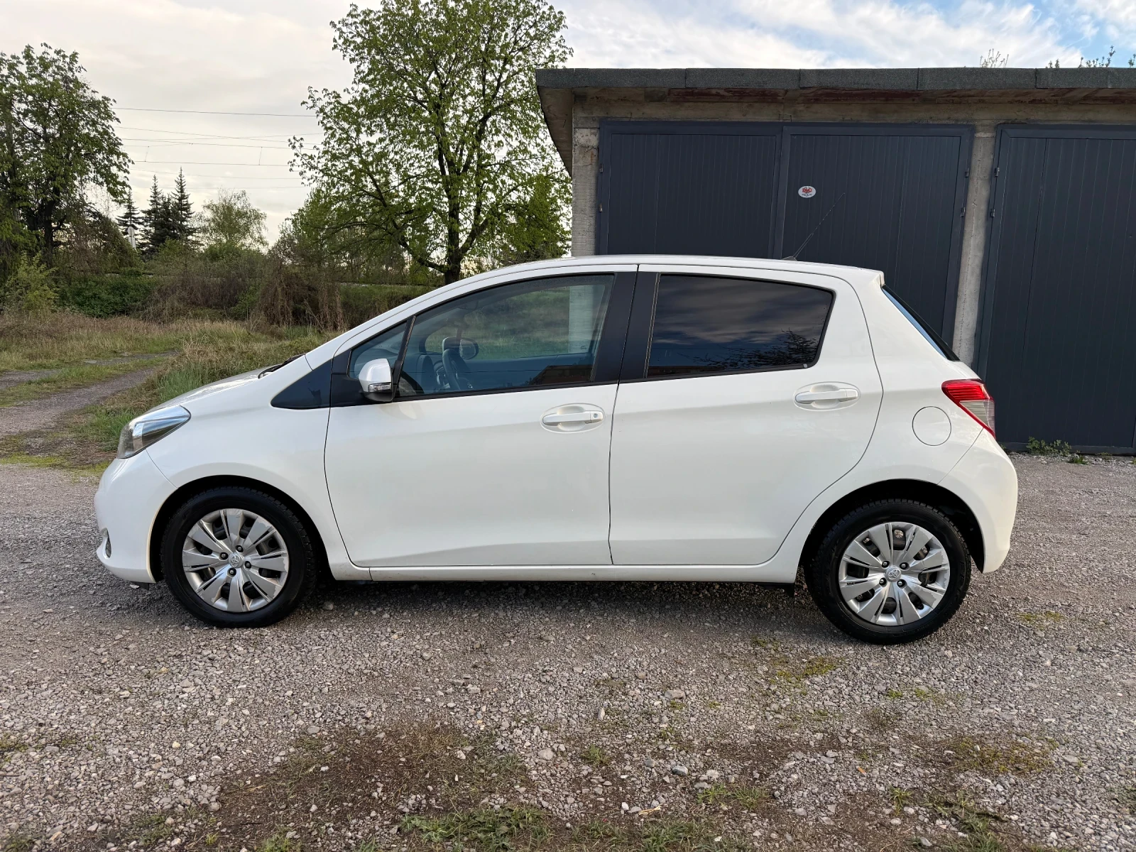 Toyota Yaris, снимка 3 - Автомобили и джипове - 54391493