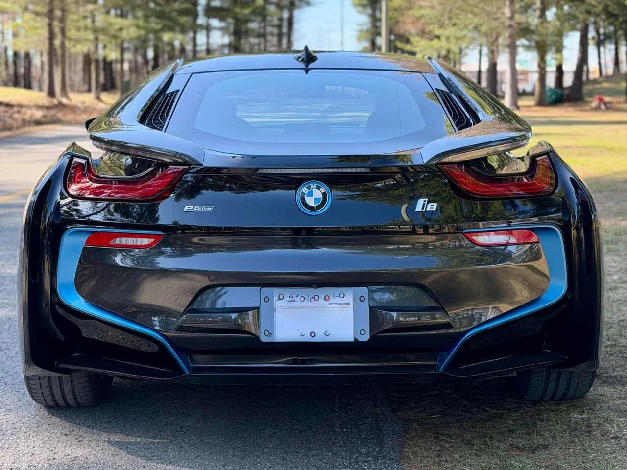 BMW i8 * 2dr Cpe * АВТОКРЕДИТ БЕЗ ПЪРВОНАЧАЛНА ВНОСКА * , снимка 4 - Автомобили и джипове - 54626606