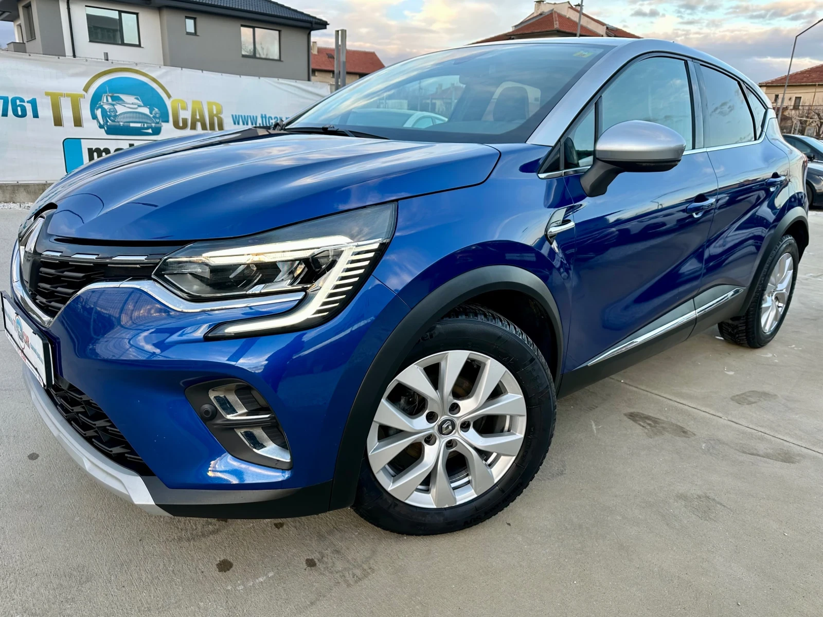 Renault Captur 1.5cdi ТОП състояние! Full digital Euro 6w, снимка 3 - Автомобили и джипове - 54917263