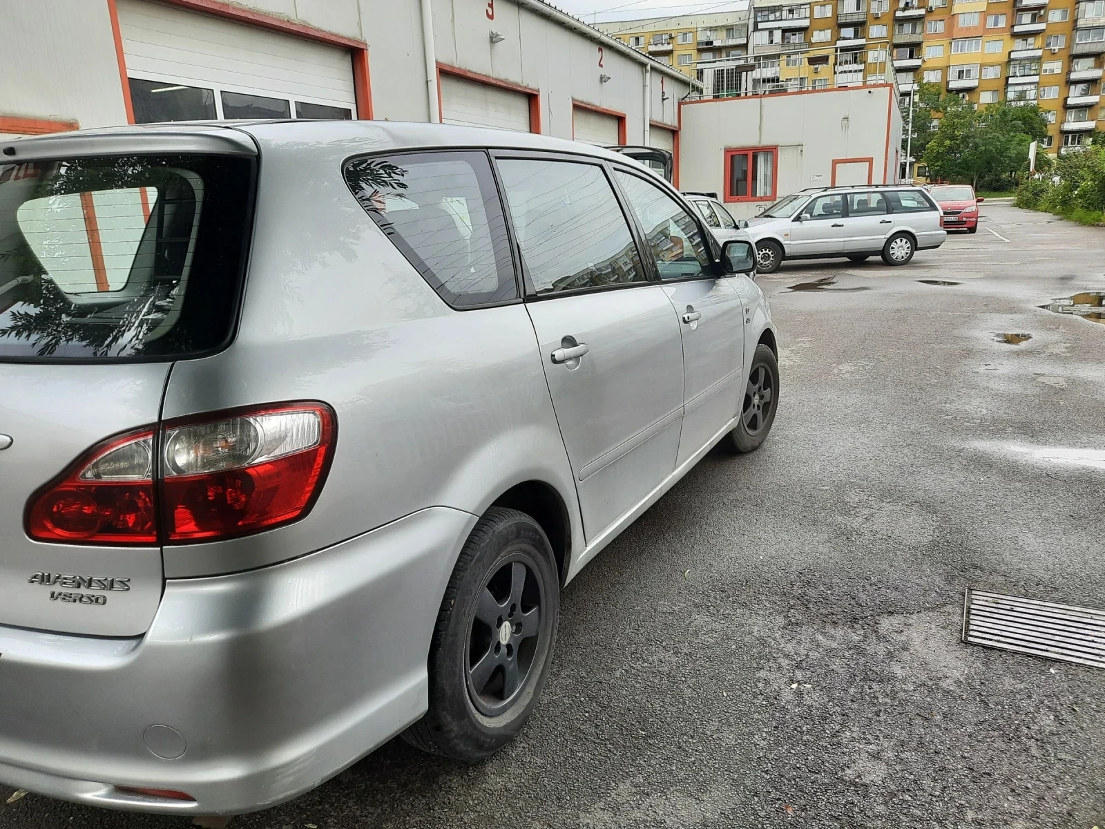 Toyota Avensis verso D4D, снимка 4 - Автомобили и джипове - 55419839