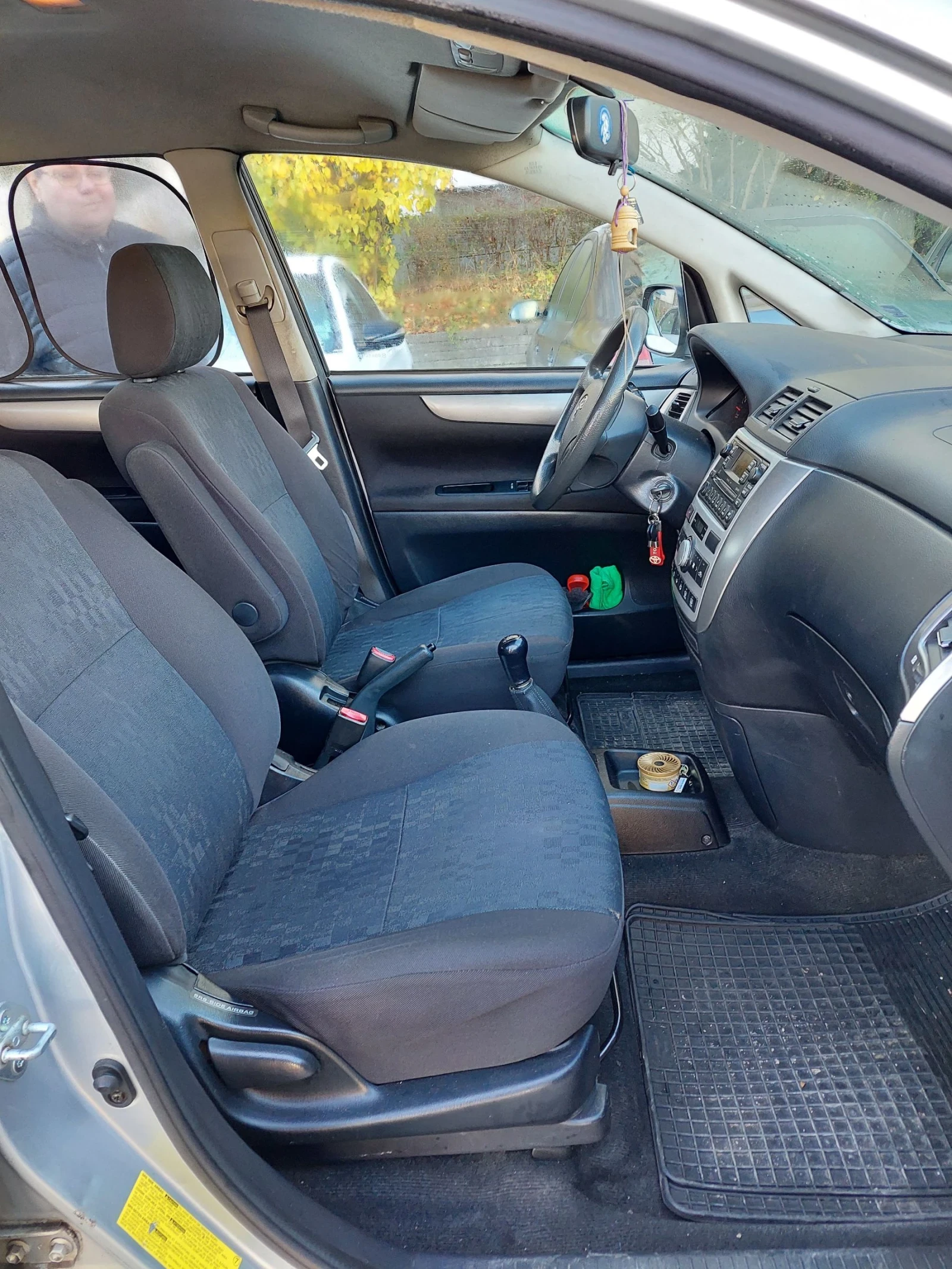 Toyota Avensis verso D4D, снимка 11 - Автомобили и джипове - 55419839