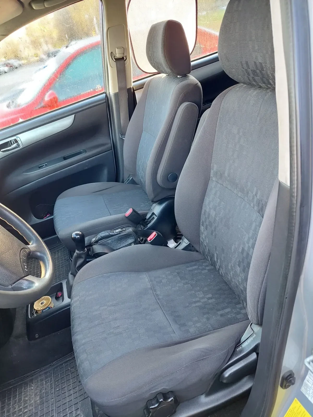Toyota Avensis verso D4D, снимка 12 - Автомобили и джипове - 55419839