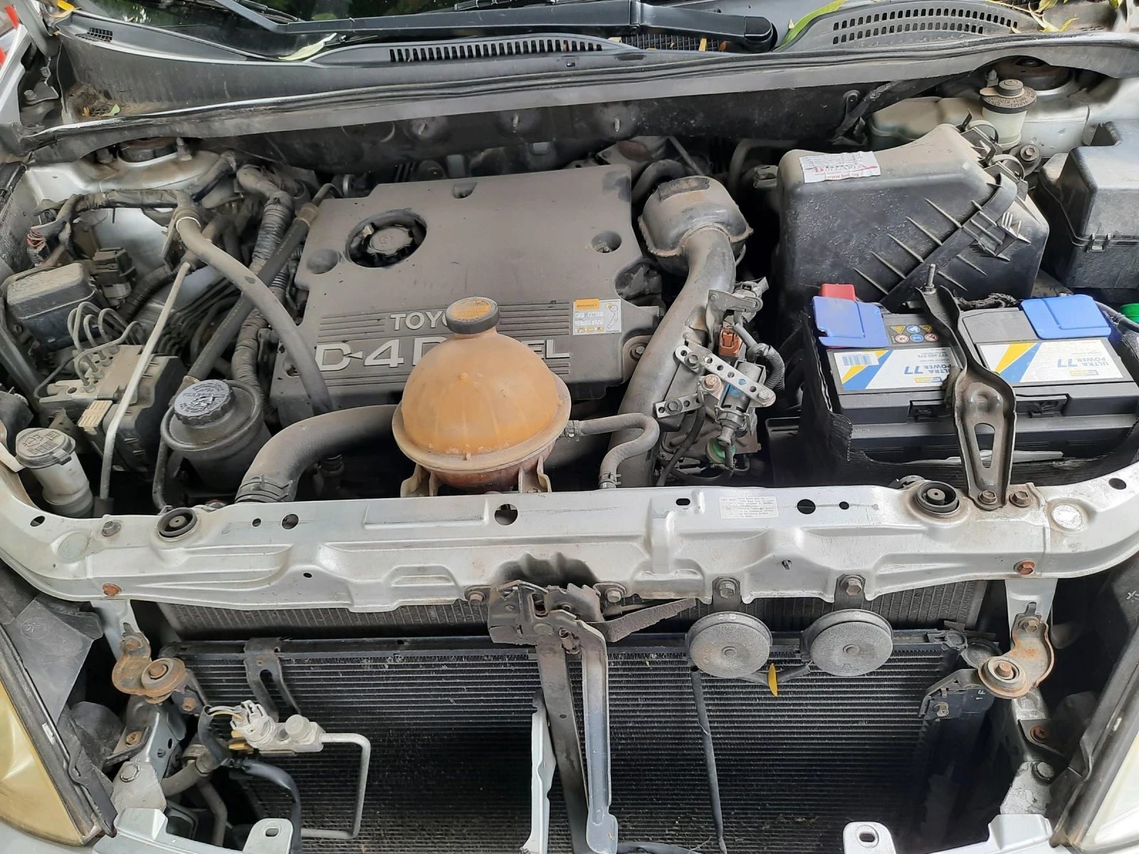 Toyota Avensis verso D4D, снимка 7 - Автомобили и джипове - 55419839
