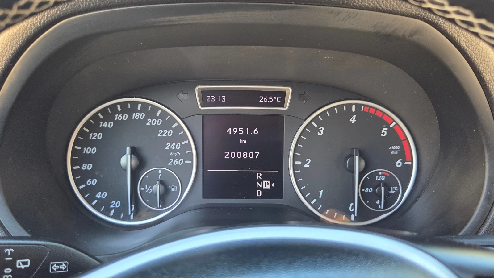 Mercedes-Benz B 180 Premium, снимка 5 - Автомобили и джипове - 56196987