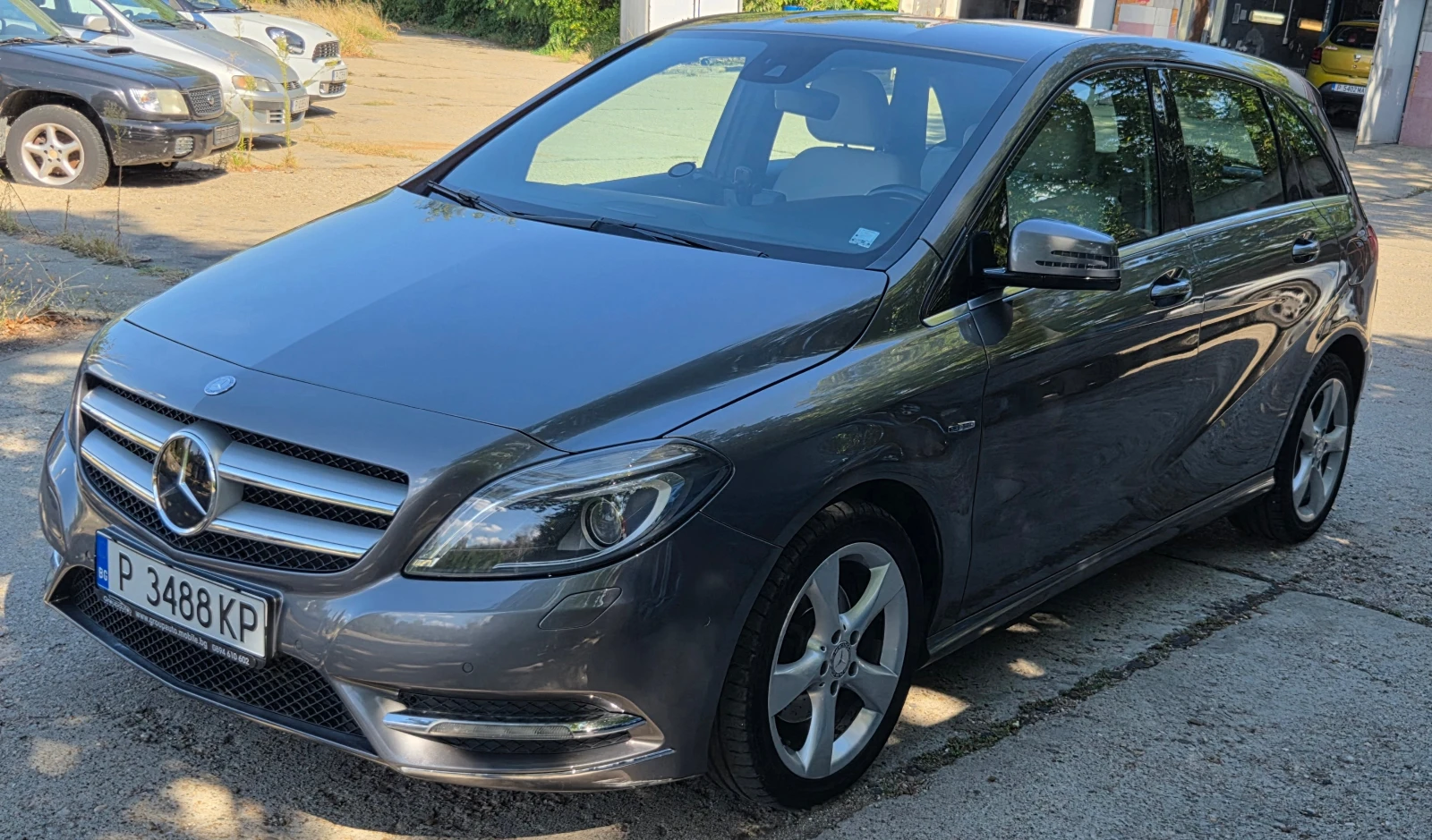 Mercedes-Benz B 180 Premium, снимка 6 - Автомобили и джипове - 56196987