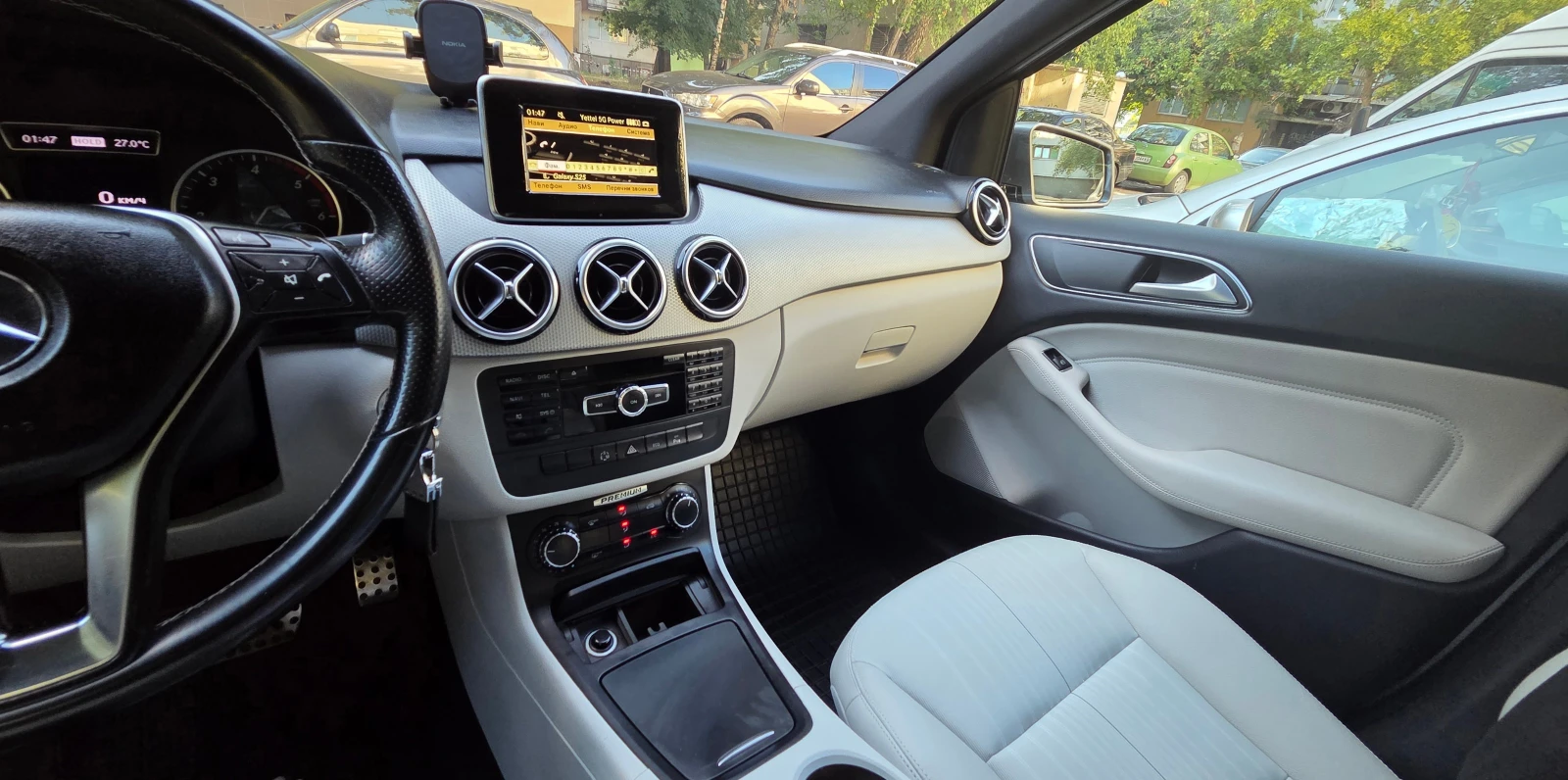 Mercedes-Benz B 180 Premium, снимка 4 - Автомобили и джипове - 56196987