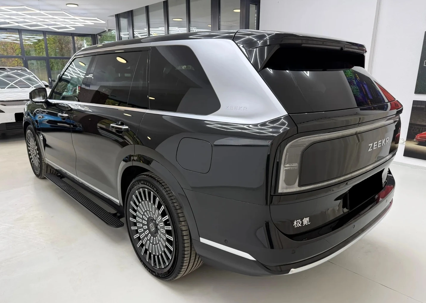 Zeekr 9X Plug-In-Hybrid , снимка 4 - Автомобили и джипове - 56709051
