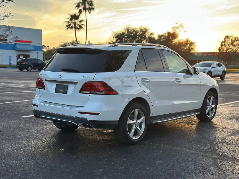 Mercedes-Benz GLE 350 Harman Kardon* М.точка* Подгрев* CarPlay, снимка 6 - Автомобили и джипове - 49467434