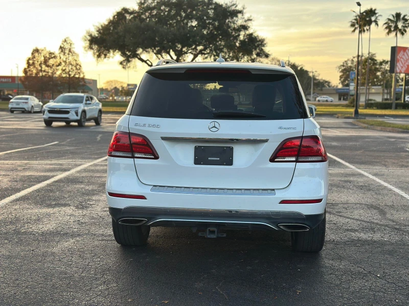 Mercedes-Benz GLE 350 Harman Kardon* М.точка* Подгрев* CarPlay, снимка 5 - Автомобили и джипове - 49467434