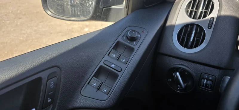 VW Tiguan 1.4 TSI, снимка 12 - Автомобили и джипове - 50006104